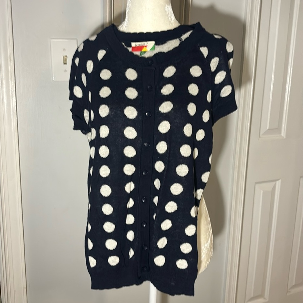 CLASSY SLEEVELESS WHITE POLKA DOT CARDIGAN